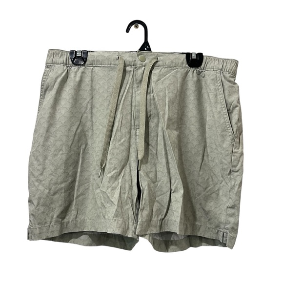 Chubbies Swim Trunks Large Green Lined Classic Beach Shorts Pockets 6” Shells - Picture 1 of 6